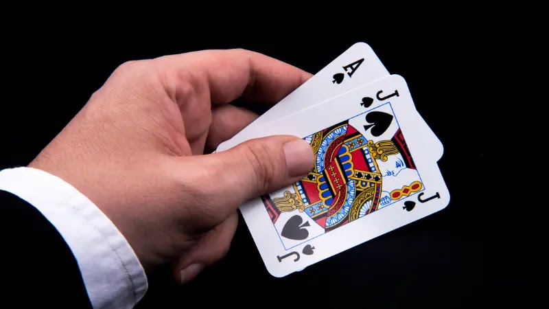 Luật chơi Blackjack cơ bản và những điều bạn cần biết