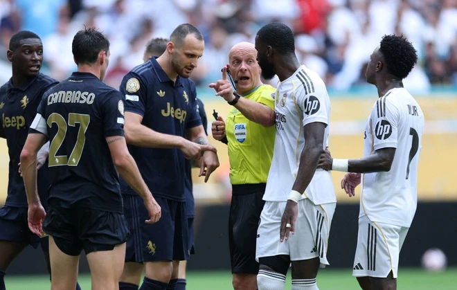 10 cầu thủ Juventus bị yêu cầu rời sân khi thi đấu với Real Madrid - Thể thao