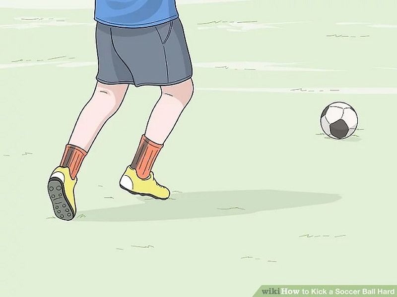 Kỹ thuật lấy đà chuẩn xác để sút lái bóng