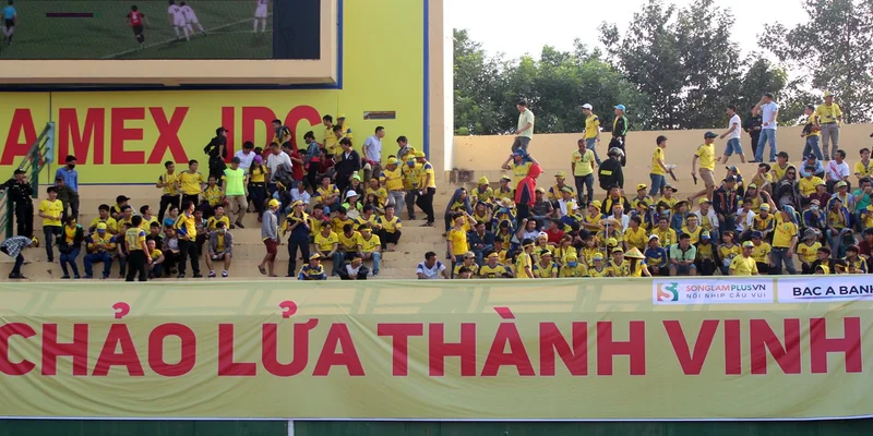 Cổ động viên SLNA cuồng nhiệt