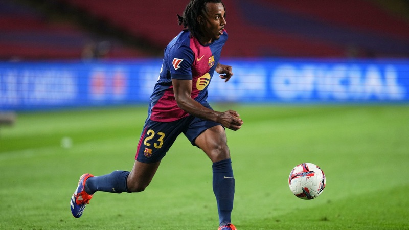 Cầu thủ Jules Kounde - Hành trình thành công của khiêm tốn