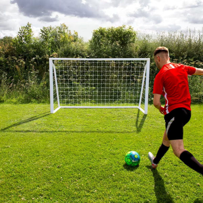 Vị trí đặt chân trụ chuẩn xác khi sút bóng