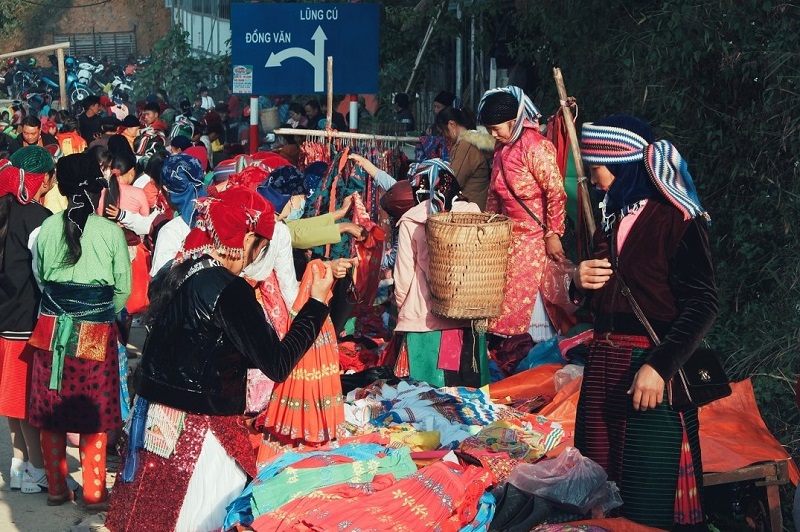 Sắc màu rực rỡ tại chợ phiên Hà Giang
